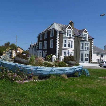 Craig-Y-Mor Hotel Criccieth Exterior photo